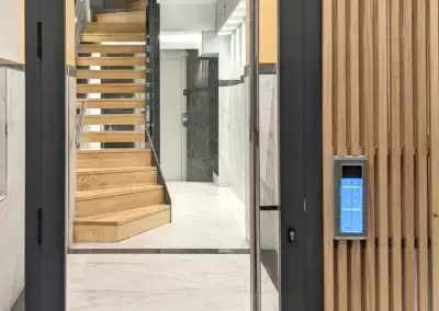 Reforma de portales y ascensores a cota cero